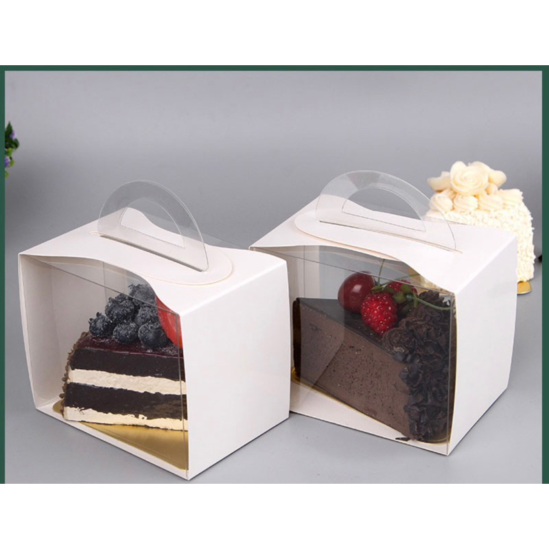 Hộp mica bông lan ngàn lớp, hộp bánh mousse tam giác, hộp bánh lạnh quai xách - kích thước 8x12x10cm