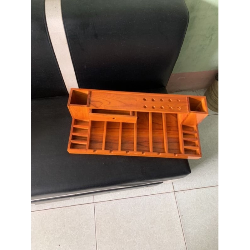 Khay gỗ đựng tông đơ 6 ngăn 2 hố có ngăn kéo