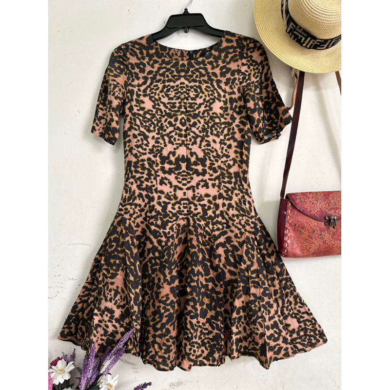 } Đầm H&M hoa xanh- size 2