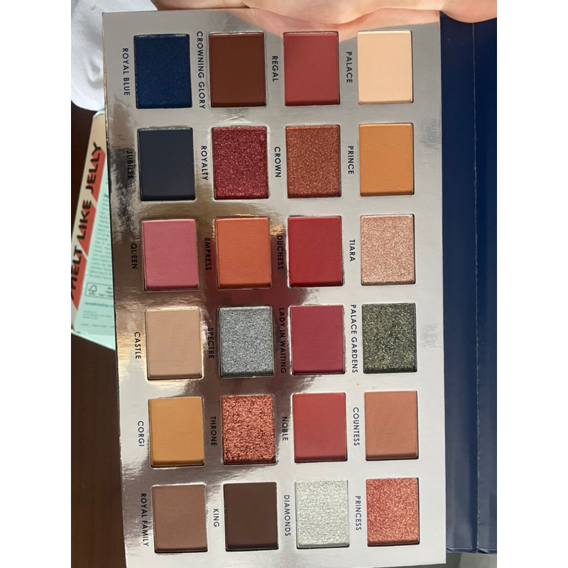 Ciate london bảng mắt 48$ phiên bản royal edition