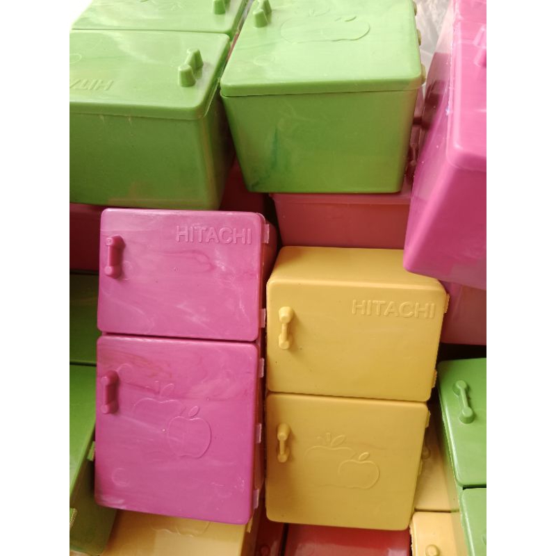 1 cái tủ lạnh - Đồ chơi nấu ăn cân kí dành cho bé iu