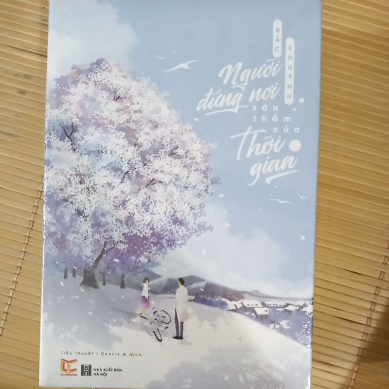 notebook 2t Người đứng nơi sâu thẳm của thời gian (mới seal,có bìa áo,giá bìa 276,qua shop lấy giá 125)-Bắc Khuynh