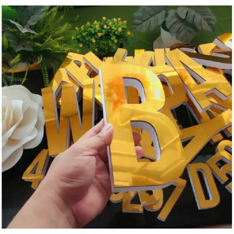 Cắt chữ alu tráng gương theo yêu cầu cao 10cm ngang theo ty lệ