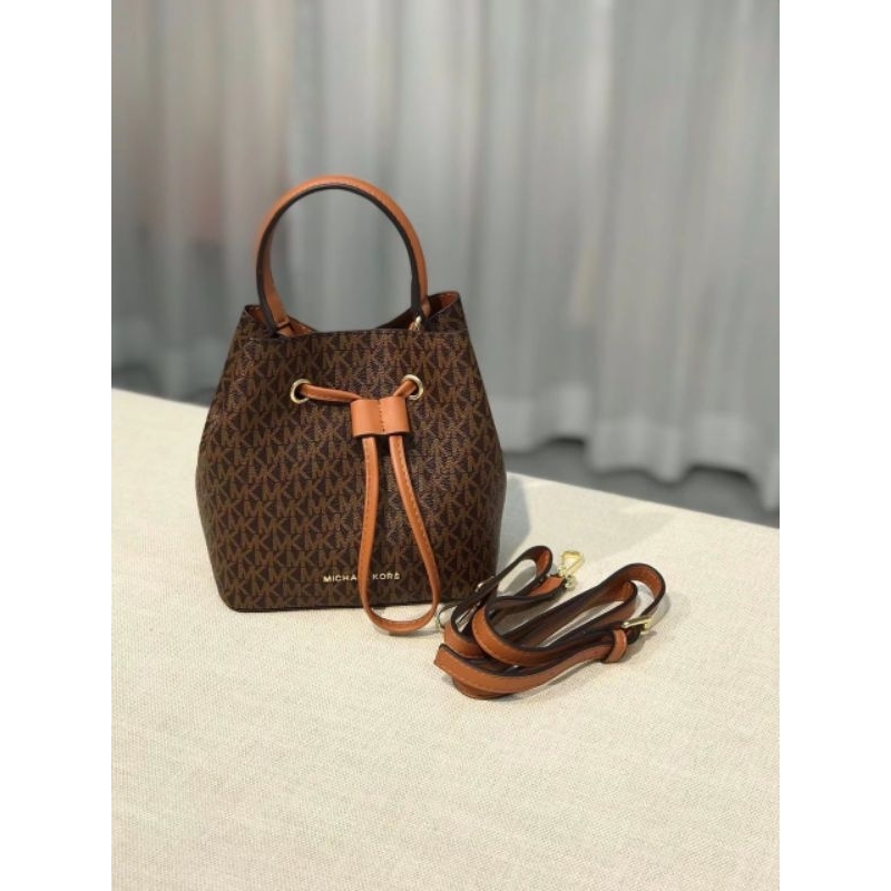 MICHAEL KORS SURI MINI bucket bag