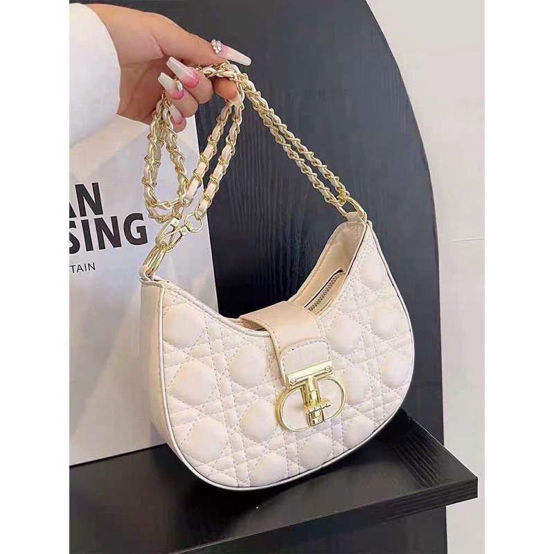 Túi kẹp nách dáng bầu, túi xách nữ đeo vai khoá kính chữ D