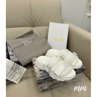 dép lê hiền hồ