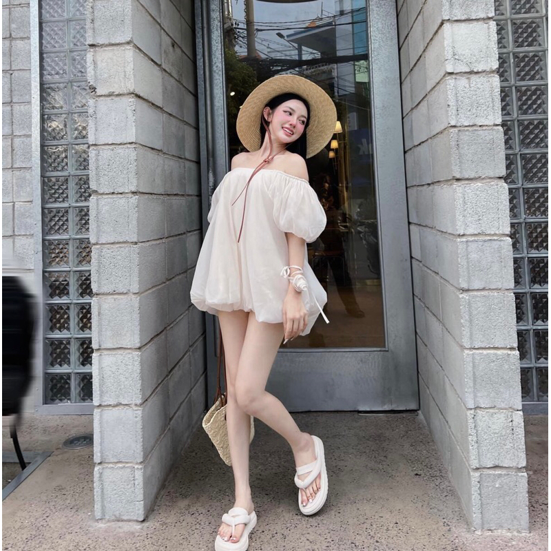 Đầm trễ vai kèm hoa  đầm + quần lót + dây hoa