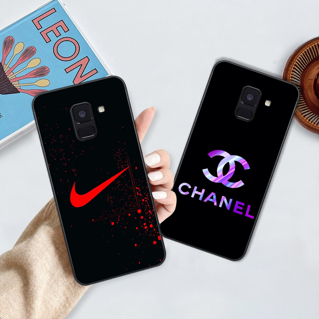 Ốp Samsung A8 2018 / A8 Plus / A8+ in logo các thương hiệu nổi tiếng siêu sang, siêu cá tính