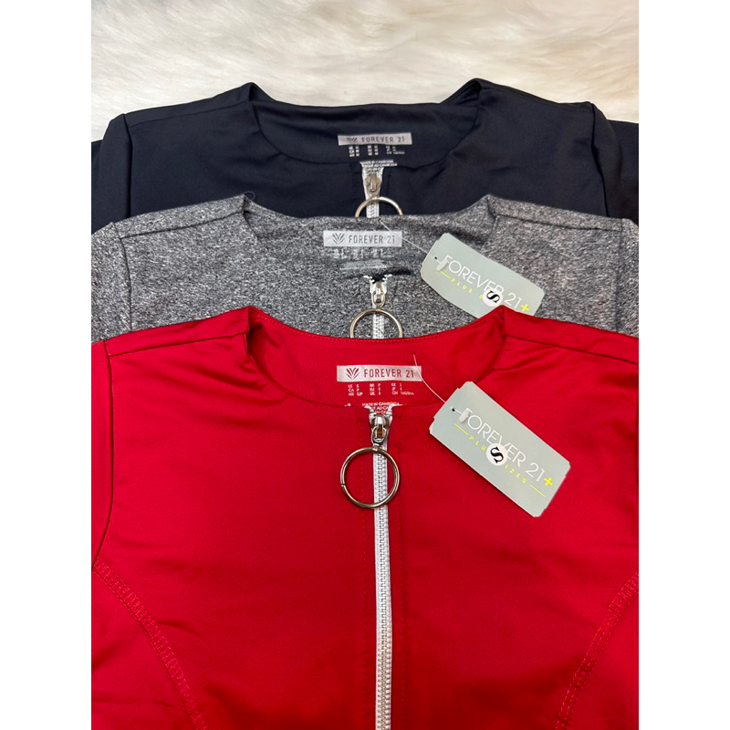 Áo croptop F21 dây kéo