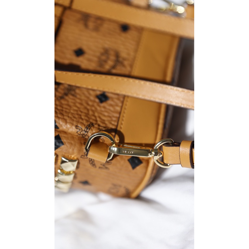 Balo nữ hàng nét căng EmCM fullbox nguyên seal bill da đanh dày đẹp xinh W20