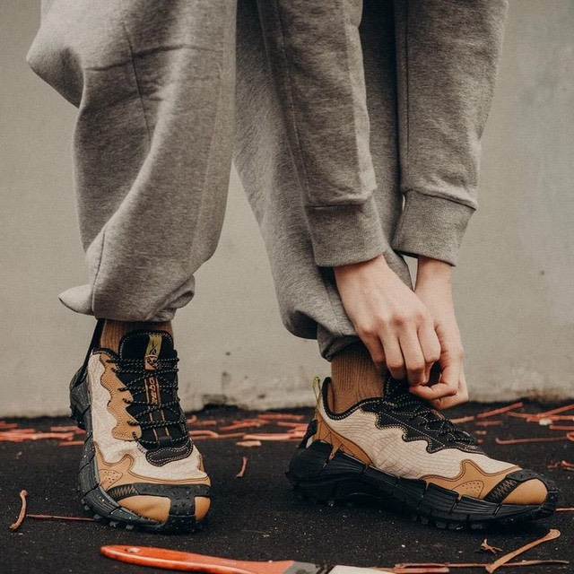 Giày Thể Thao REEBOK ZIG KINETICA II EDGE MULTICOLORS BEIGE BLACK 4 H00114 - GIÀY MỚI CHÍNH HÃNG 100%