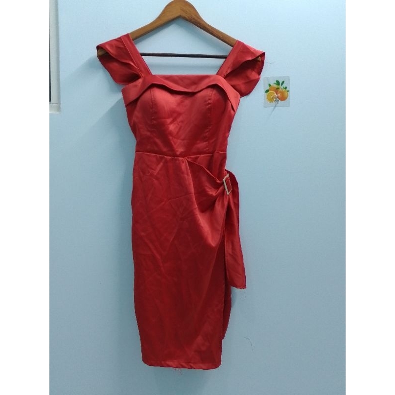 đầm đỏ size s thanh lý