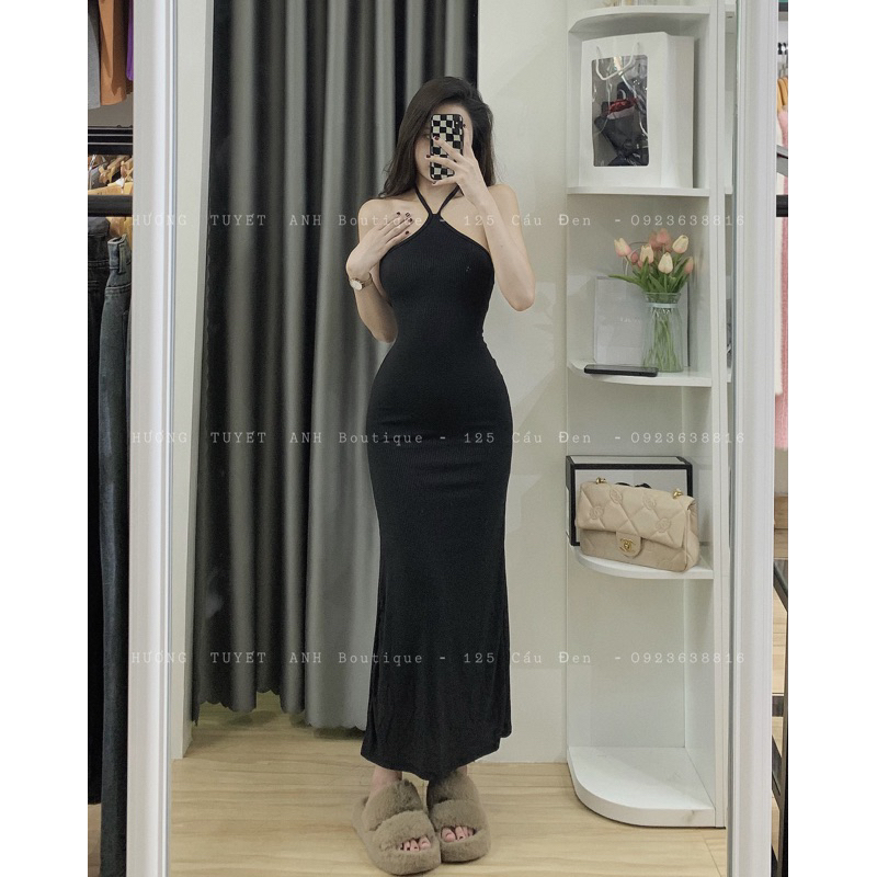 Đầm body cổ yếm dáng dài