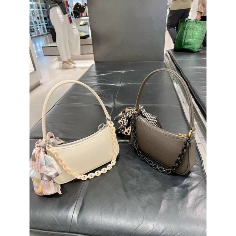 TÚI CHARLES & KEITH KHĂN LỤA