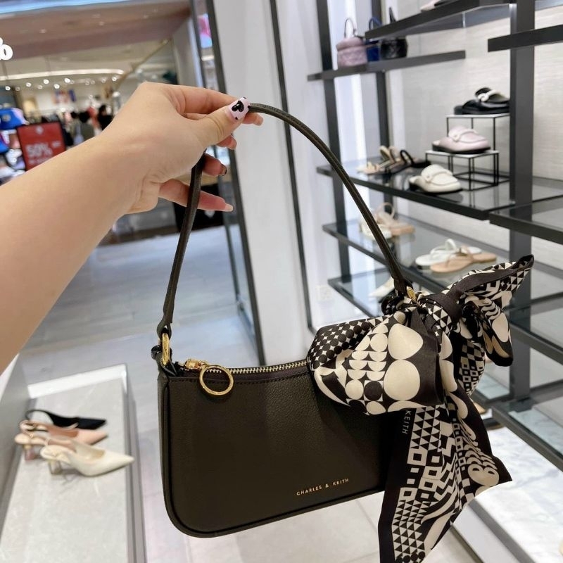 TÚI CHARLES & KEITH KHĂN LỤA