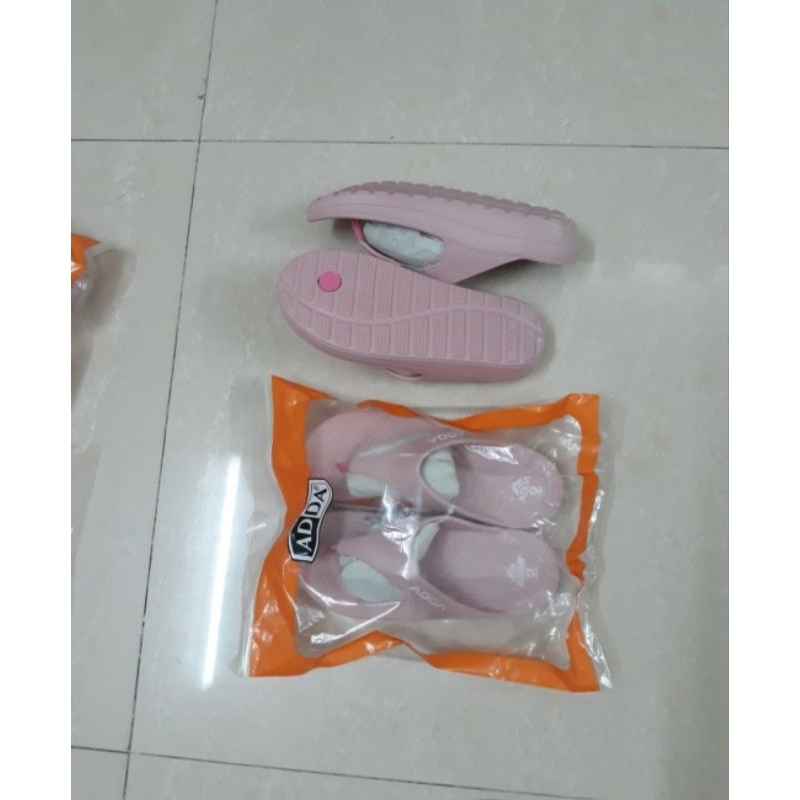 Dép Thái Lan xỏ ngón ADDA-54301 đúc nguyên khối đế cao.