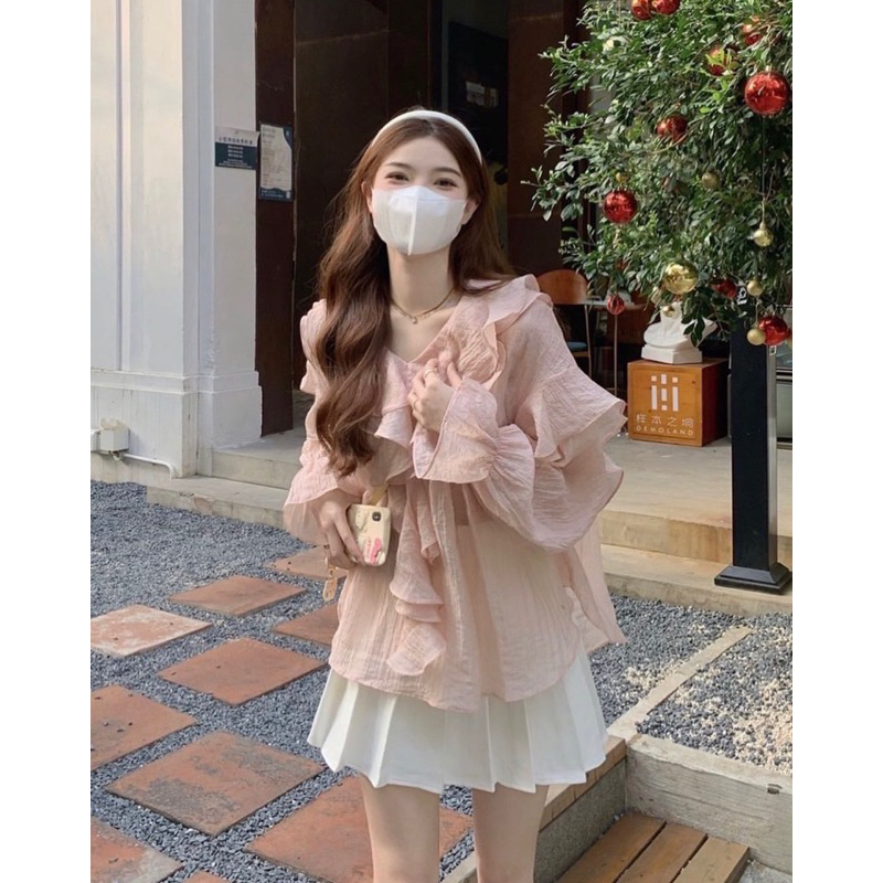 SET ÁO VOAN HỒNG PASTEL CỔ BÈO KÈM CHÂN VÁY XẾP LY TRẮNG