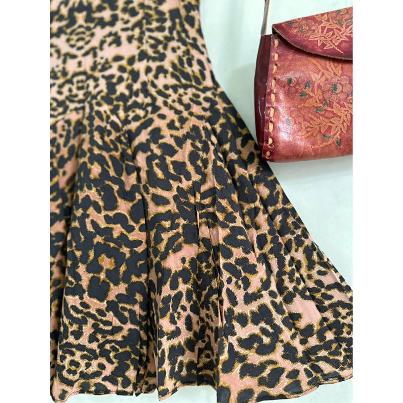 } Đầm H&M hoa xanh- size 2