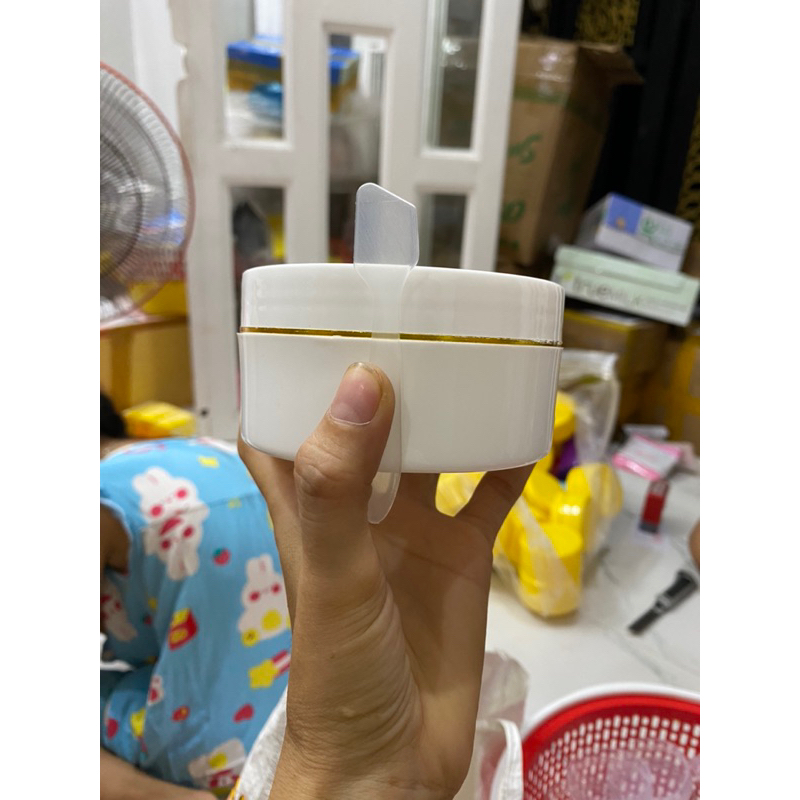 Hủ 200gr màu trắng (tặng muỗng múc kem)