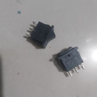 nút công tắc 3 chân 2 chế độ on / off