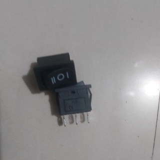 nút công tắc 3 chân 2 chế độ on / off