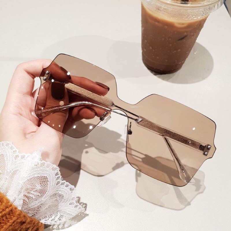 Kính Hiệu Vuông Tràn Viền Hot Dio R Nâu Tây