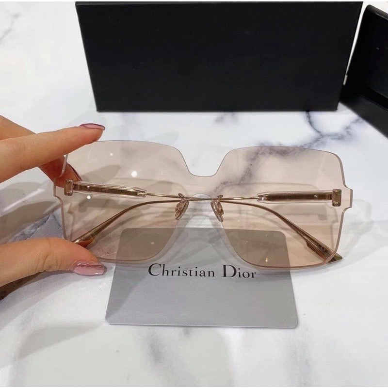 Kính Hiệu Vuông Tràn Viền Hot Dio R Nâu Tây