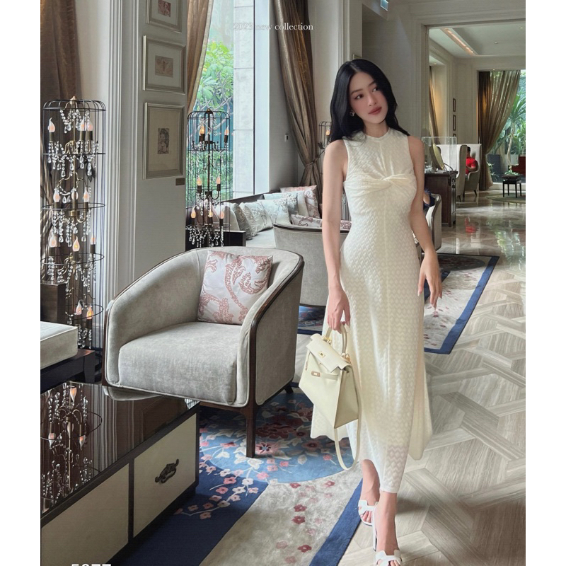 Đầm xoè ren xoắn ngực