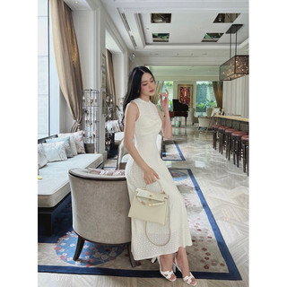Đầm xoè ren xoắn ngực