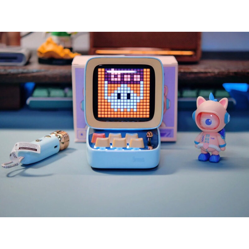 Loa bluetooth DIVOOM DITOO MIC 15w kết hợp micro karaoke và màn hình bàn phím chính hãng,