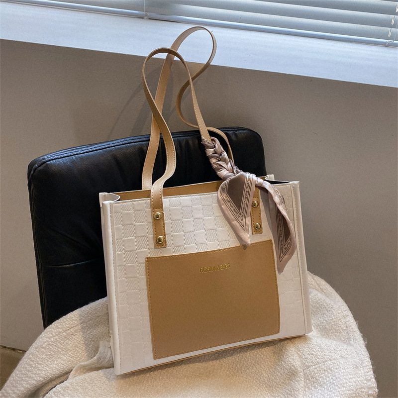 Túi xách đeo vai nữ dáng vuông màu sắc cực trendy, thiết kế basic cực hot trên thị trường TN18 | BigBuy360 - bigbuy360.vn
