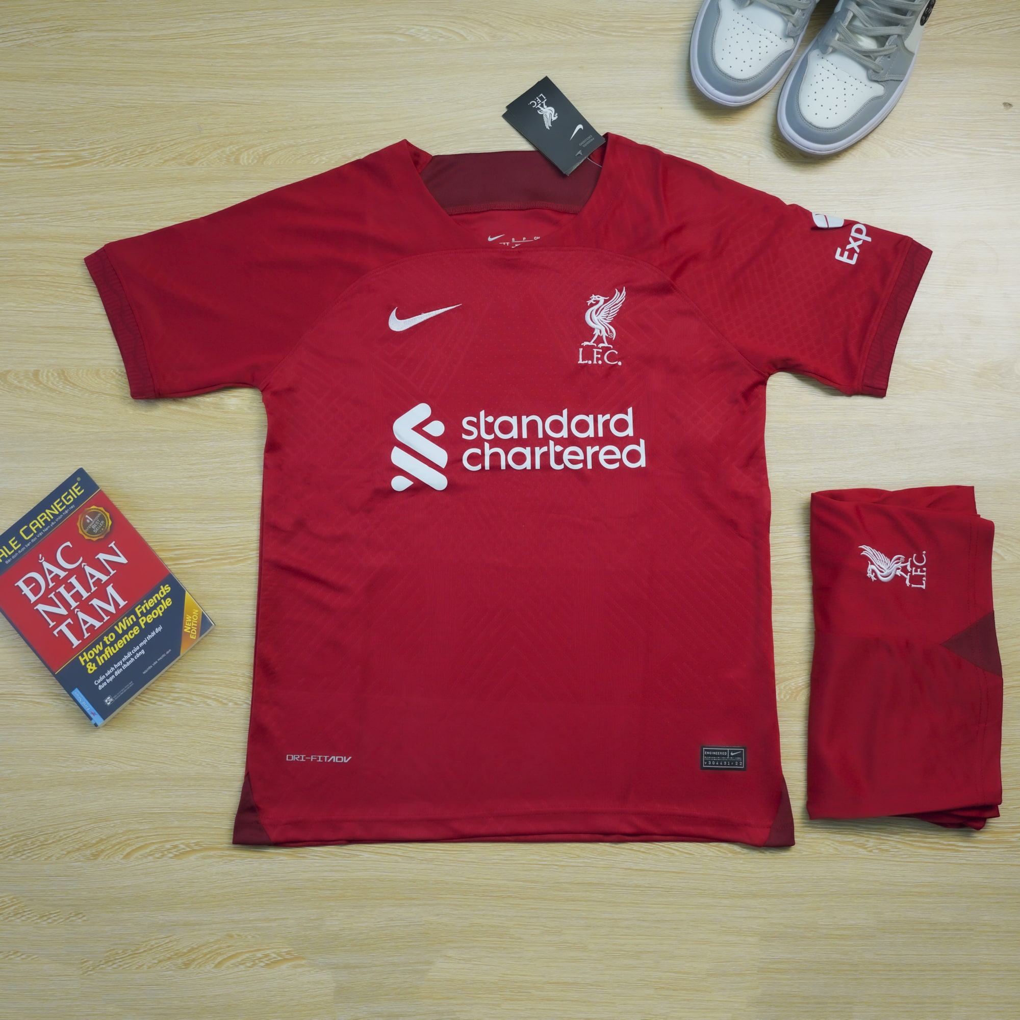 Áo Bóng Đá CLB Liverpool 22/23 - Chuẩn Mẫu Thi Đấu - Vải Polyester Gai Thái