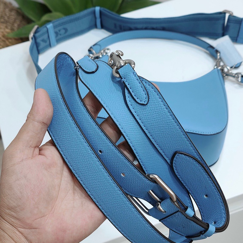 Túi đeo vai Coach Hobo mẫu mới siêu đẹp