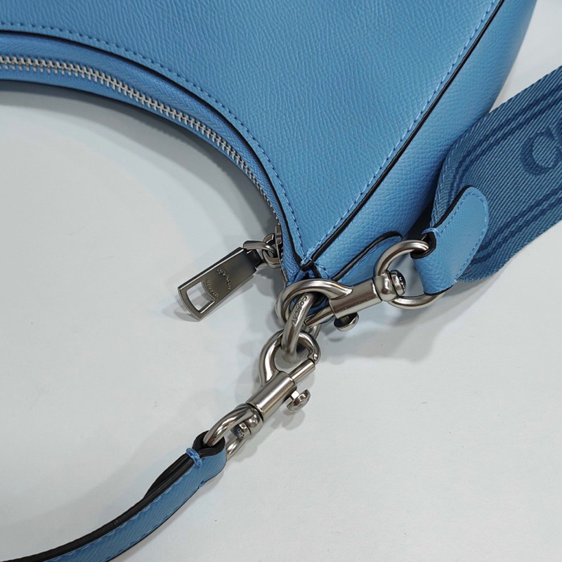 Túi đeo vai Coach Hobo mẫu mới siêu đẹp