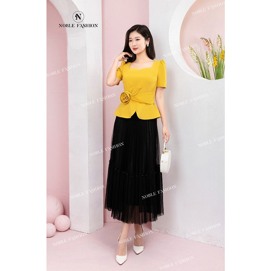 Áo sơ mi nữ cổ vuông đính hoa  sm8823