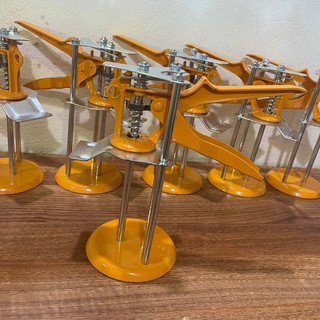 Kích nâng gạch, con đội kê gạch men ốp tường Loại 3 trụ