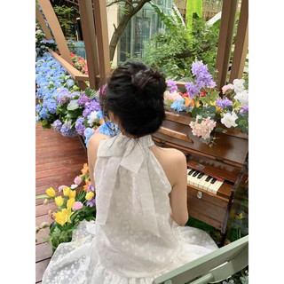 Đầm maxi xoè cổ yếm Trương Bích Thần