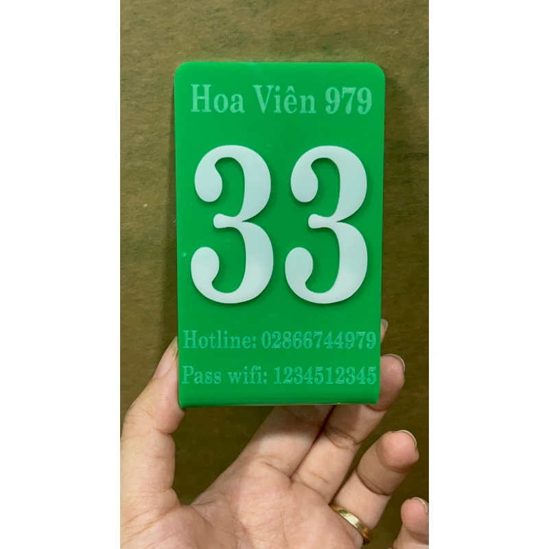 Thẻ Số Để Bàn Mica Khắc Theo Yêu Cầu - màu sắc theo yêu cầu