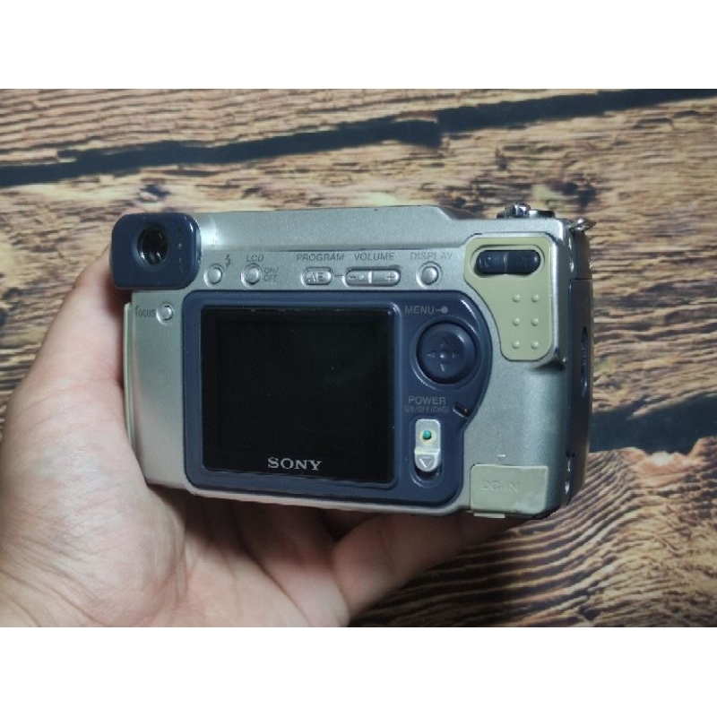máy ảnh kỹ thuật số sony dsc s70