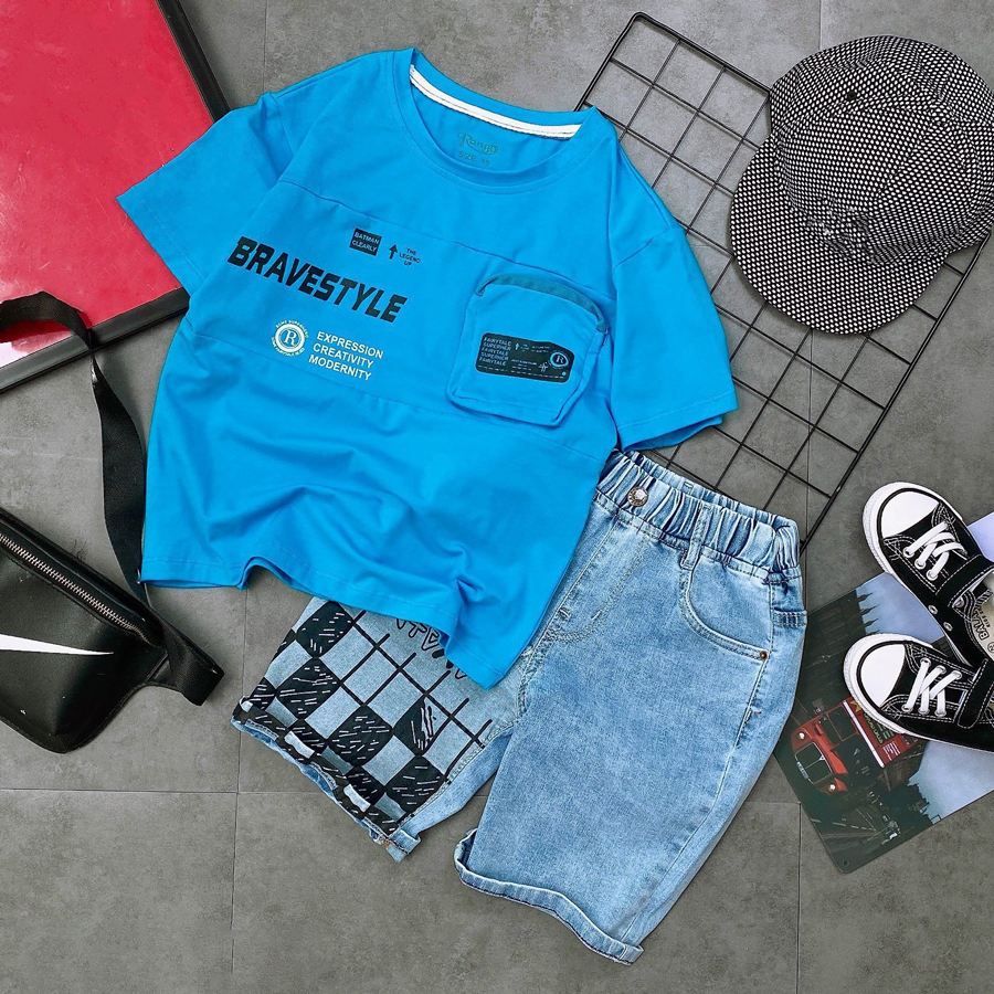 Quần áo bé trai, bộ jean túi in chữ Bravestyle sành điệu cho bé trai từ 25 đến 50 kg