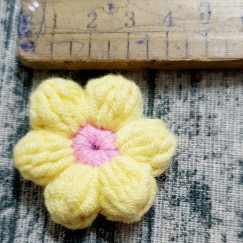 Hoa móc len DIY 6 cánh tráng trí váy áo, túi xách