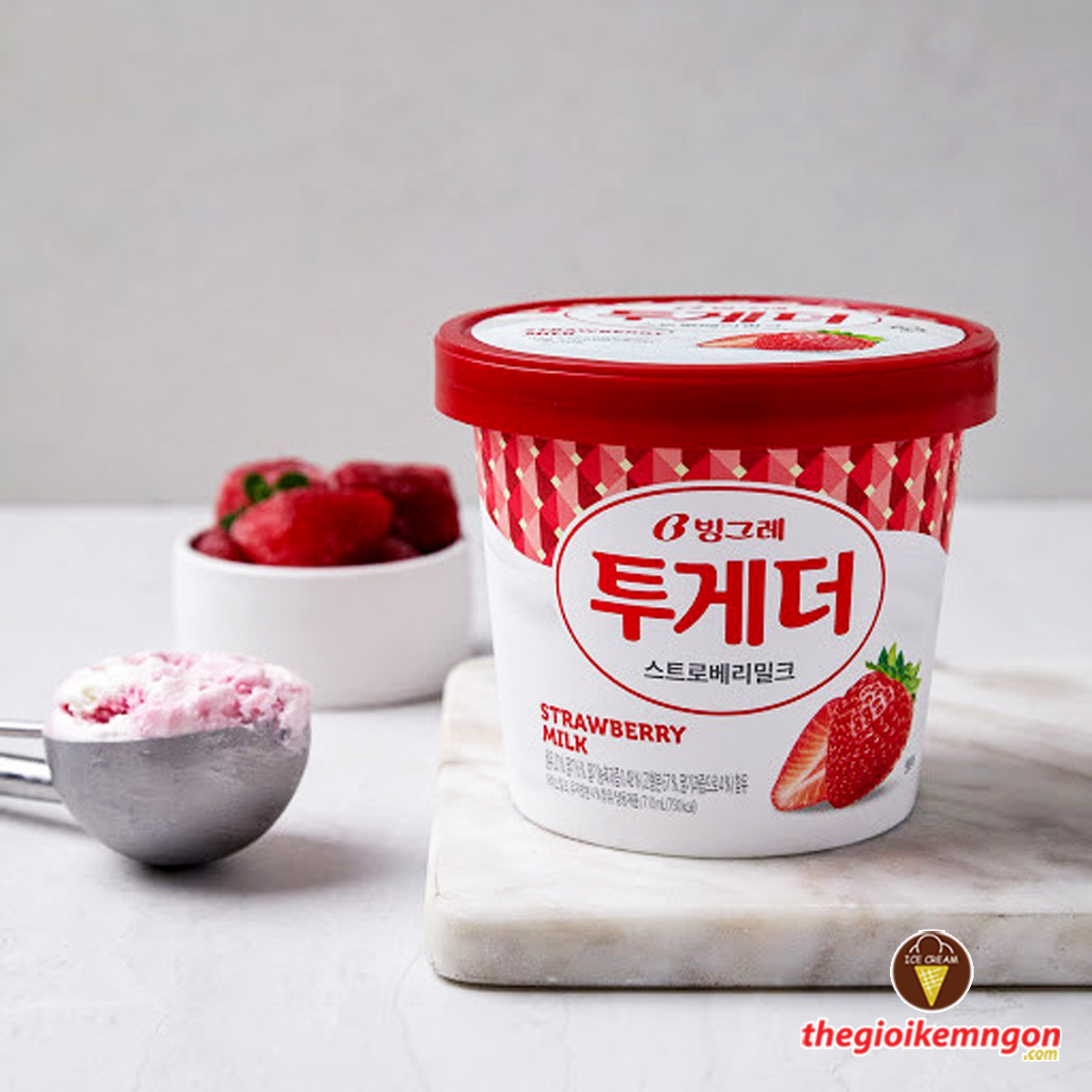 Kem hộp dâu sữa Together Strawberry Milk Binggrae Hàn Quốc 710ML
