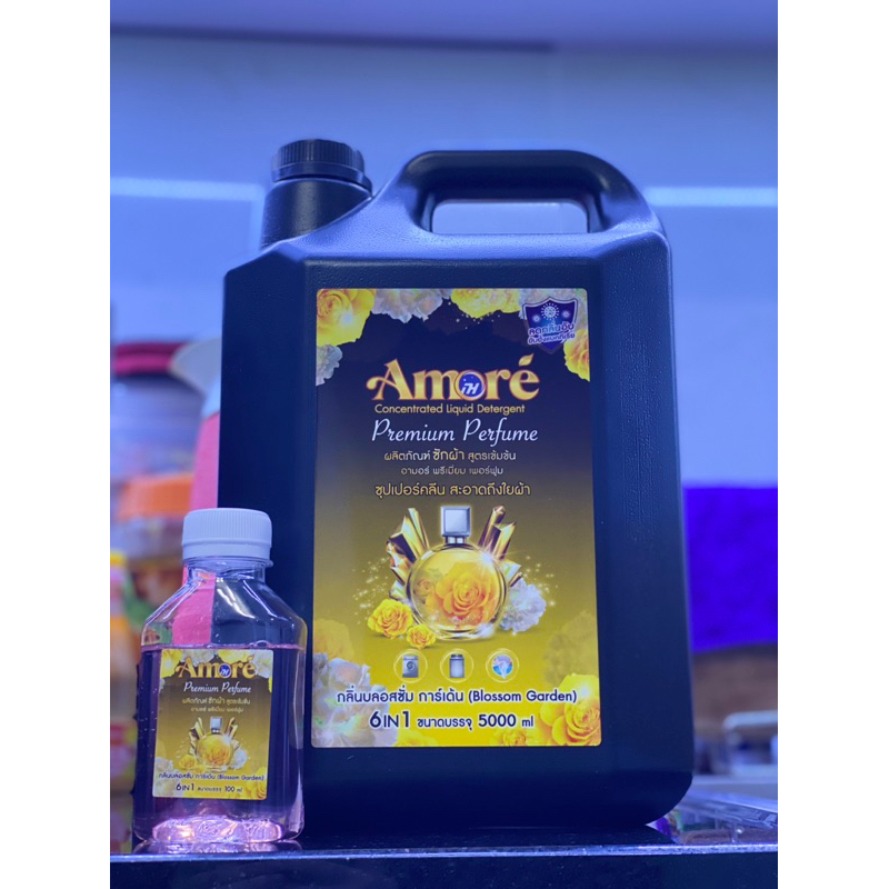 Nước  giặt xả đậm đặc Amore Thái Lan bình 5lit