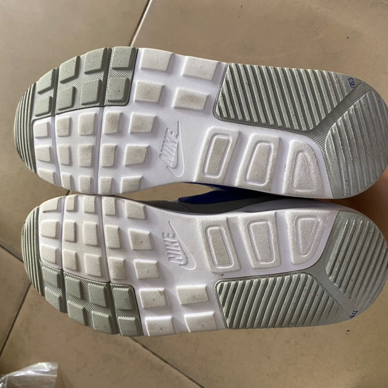 Giày chính hãng đã qua sử dụng