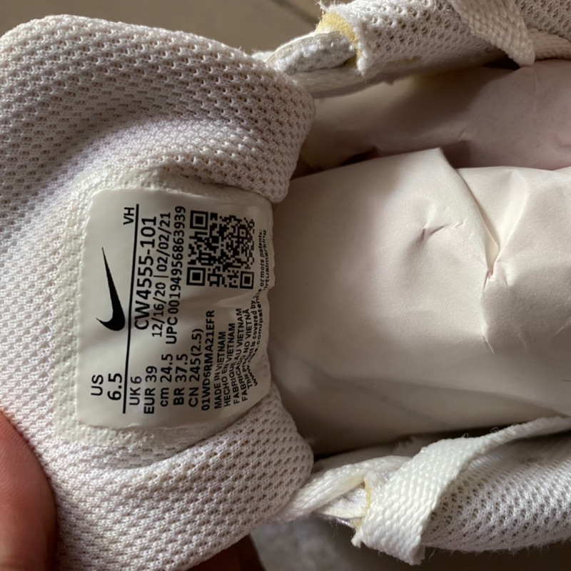 Giày chính hãng đã qua sử dụng