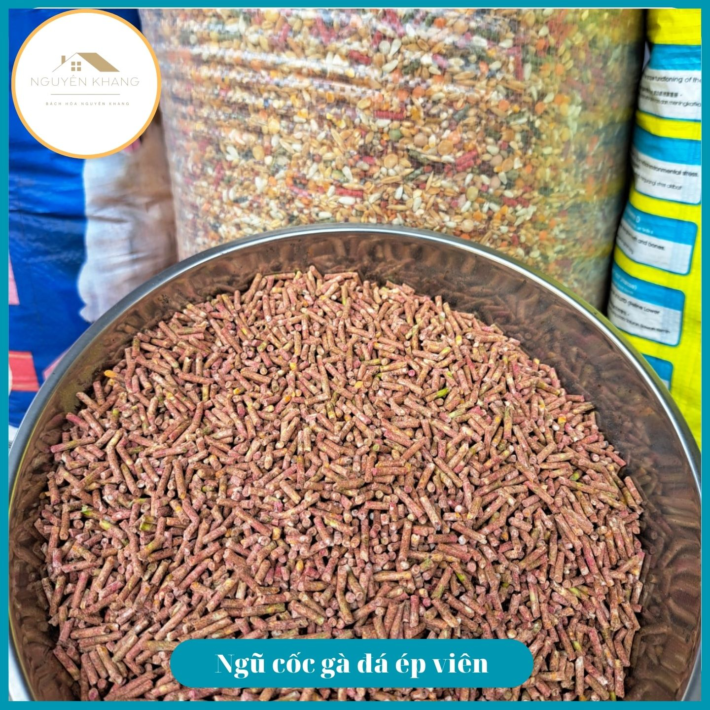 Cám ngũ cốc ép viên cho gà đá, gà tre chim cu gáy, két vẹt cao cấp