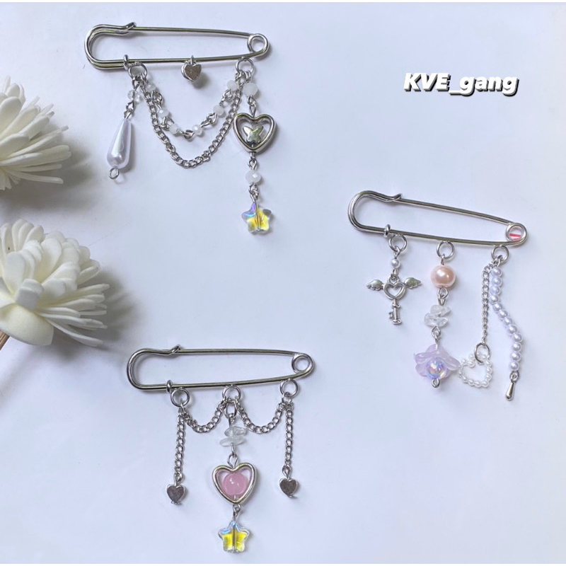 Brooch pin/ pin keychains trâm, ghim, móc gài áo, quần phong cách Y2k 🧷🧚‍♀️ ˚ ༘♡ 𓂃⊹🎀