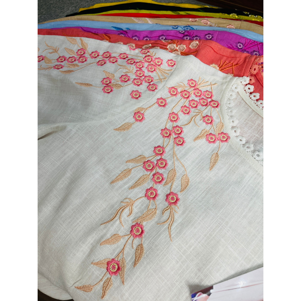 Áo Trung niên , áo thêu hoa tay lỡ chất linen gân thoáng mát , sang trọng
