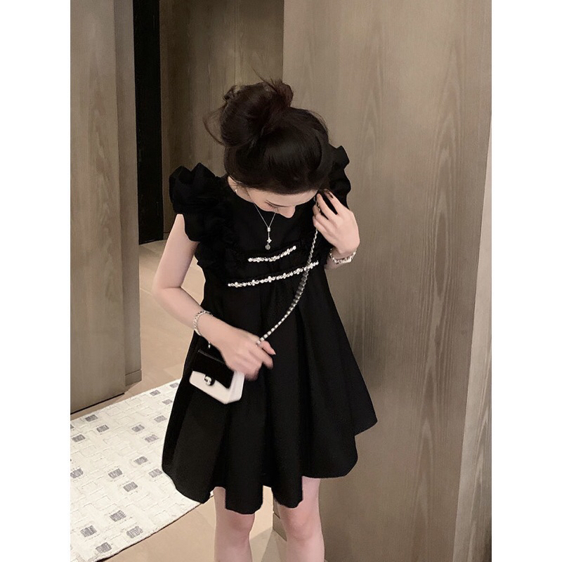 Váy đính đá sang chảnh