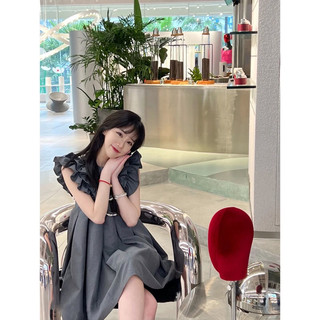 Váy đính đá sang chảnh